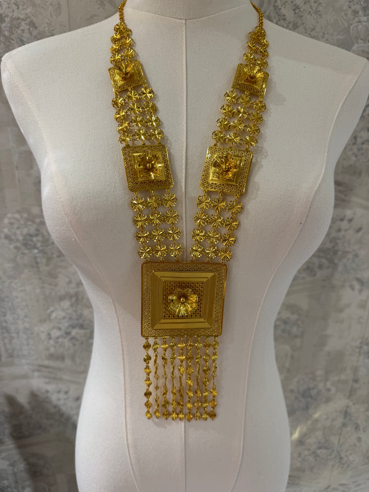 LONG NECKLACE