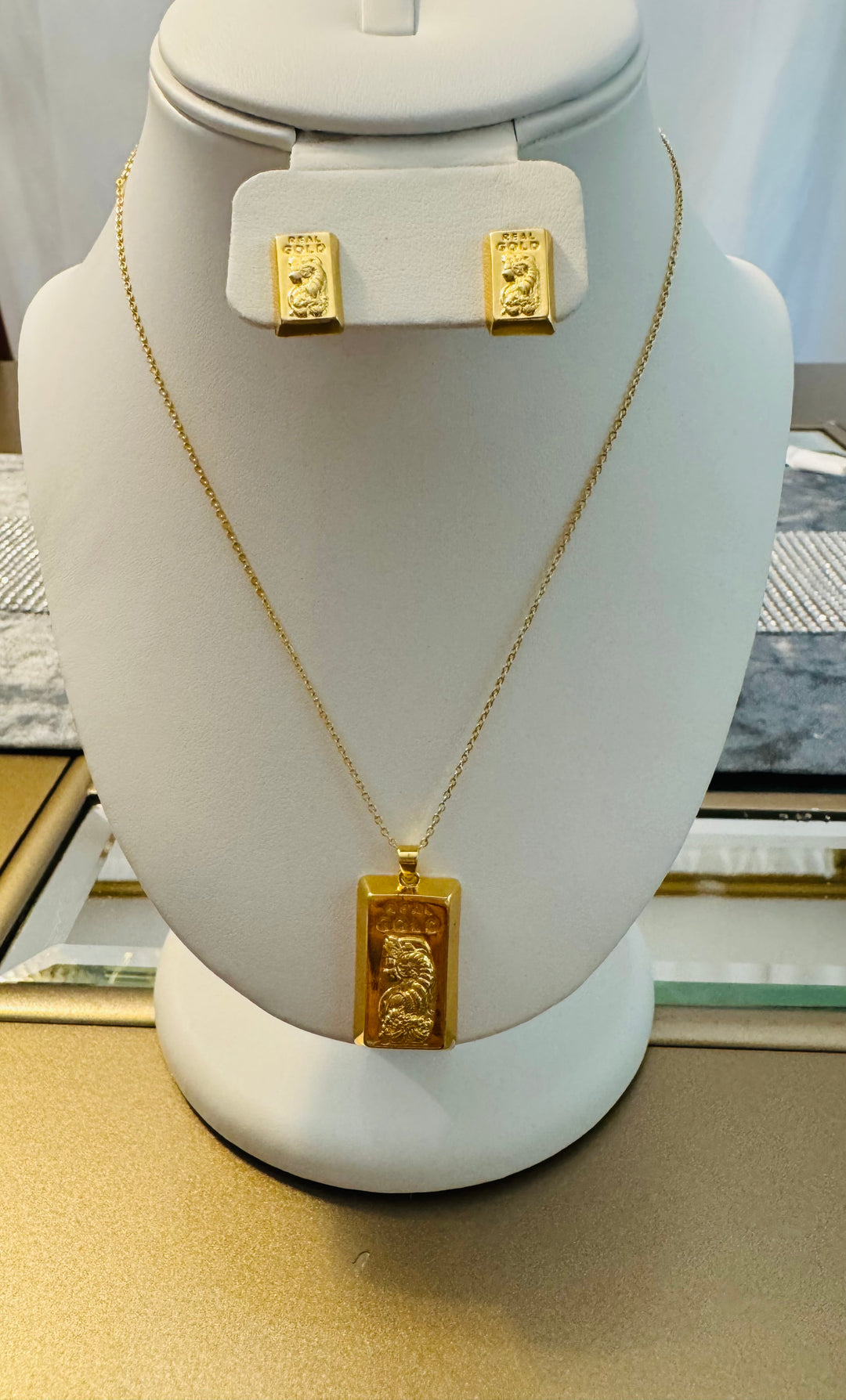 Short Necklace Sets
