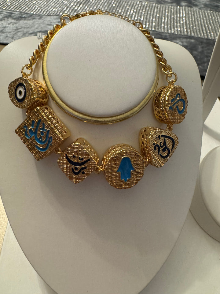 BRACELET