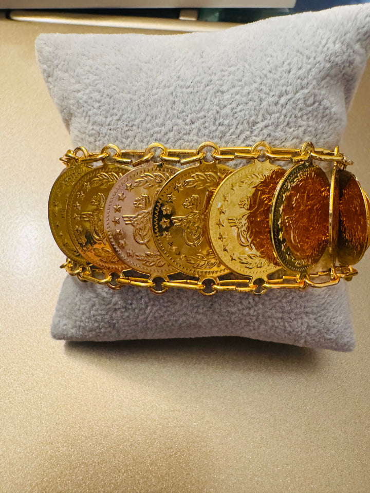BRACELET