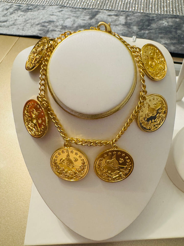 BRACELET
