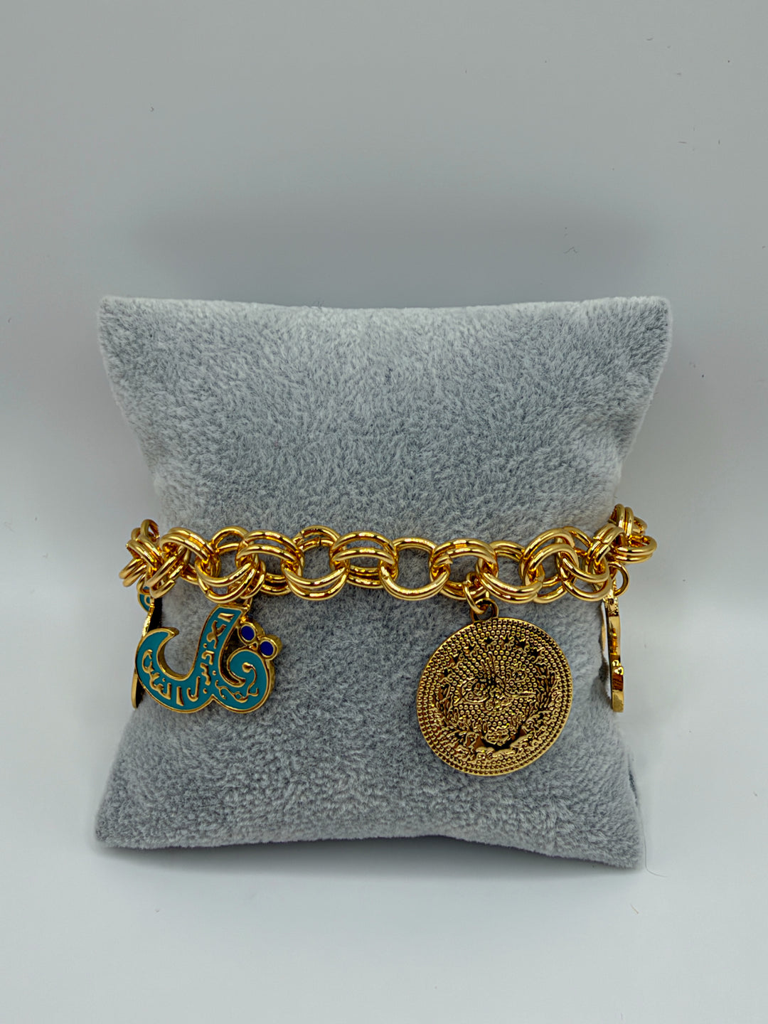 BRACELET