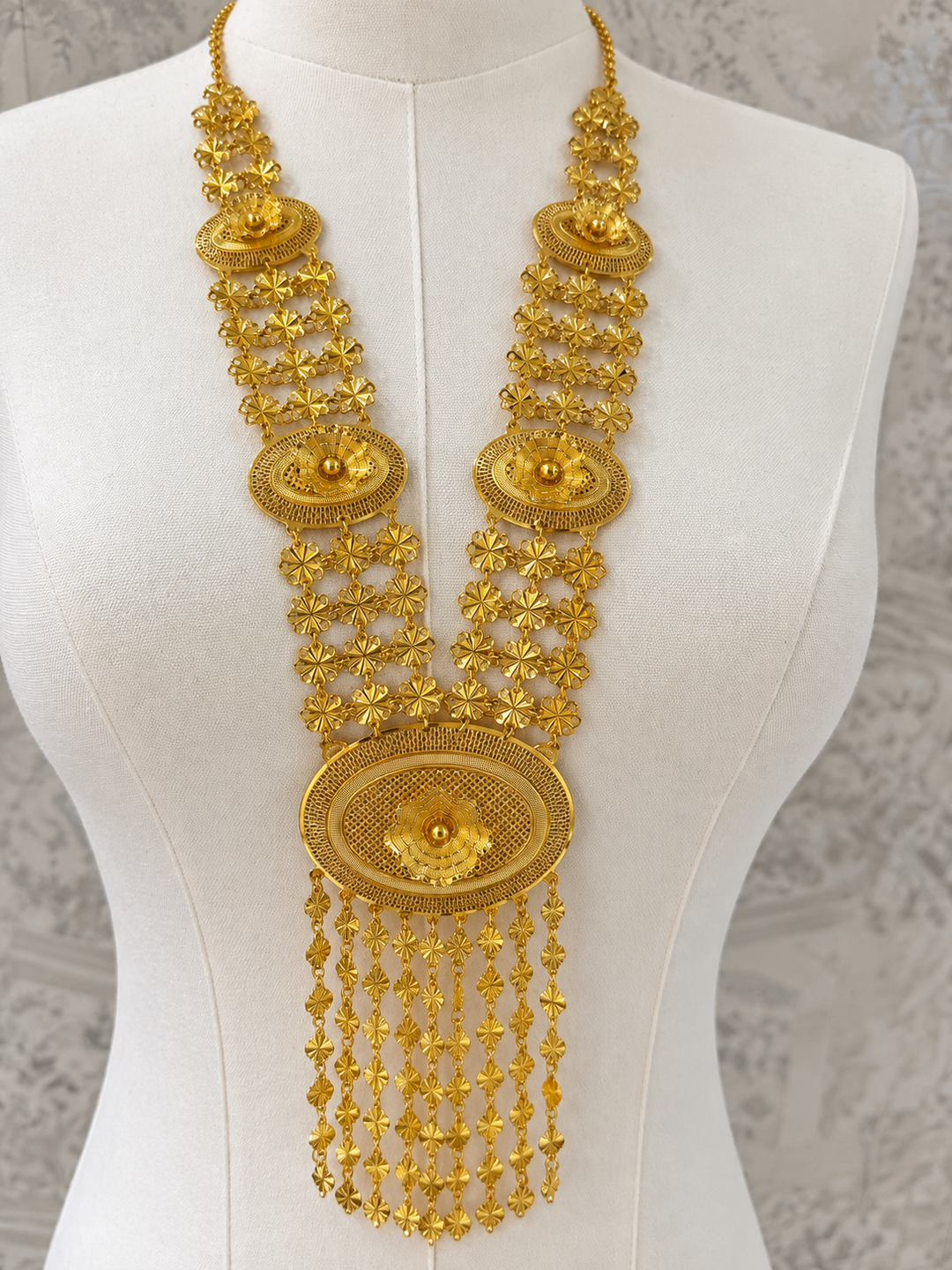 LONG NECKLACE