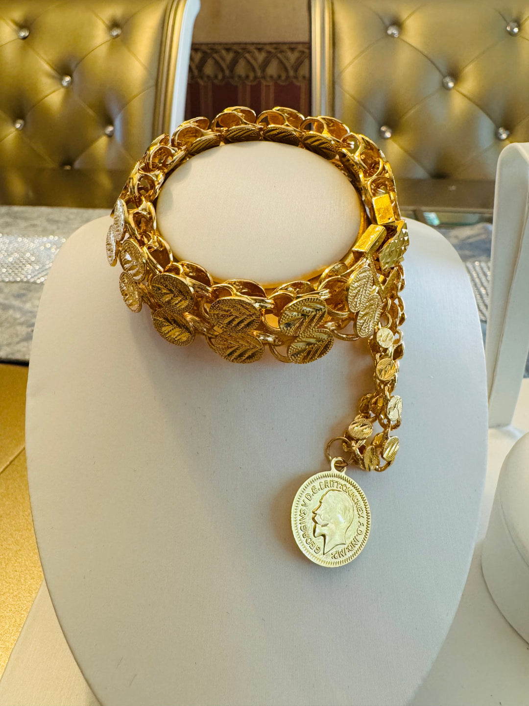 BRACELET