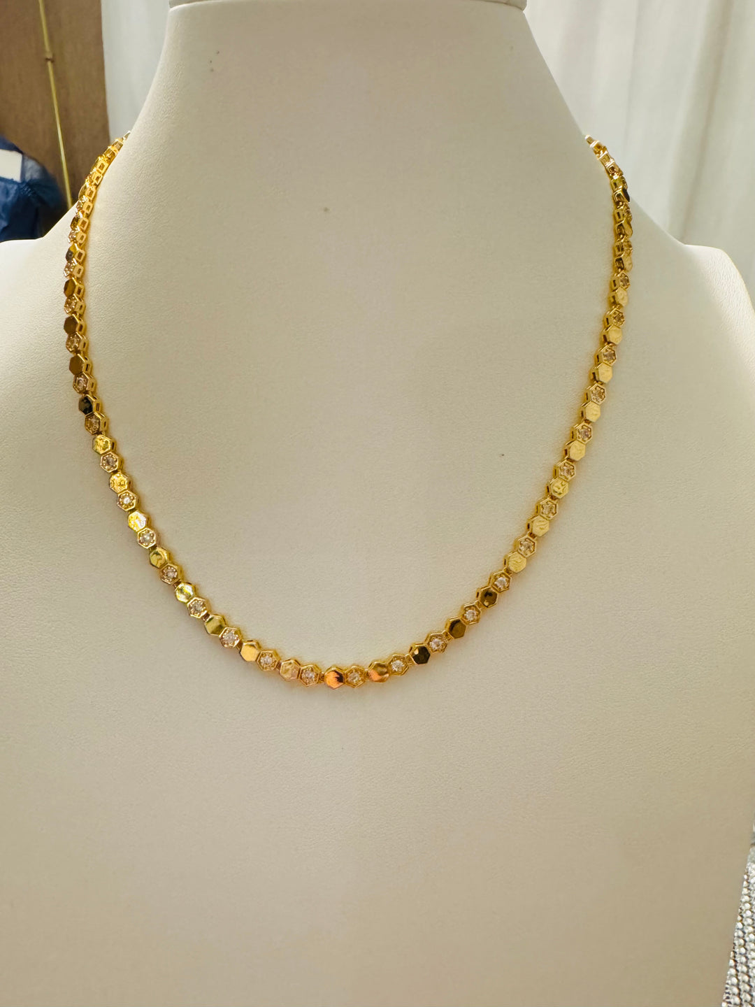 SHORT NECKLACE SETS