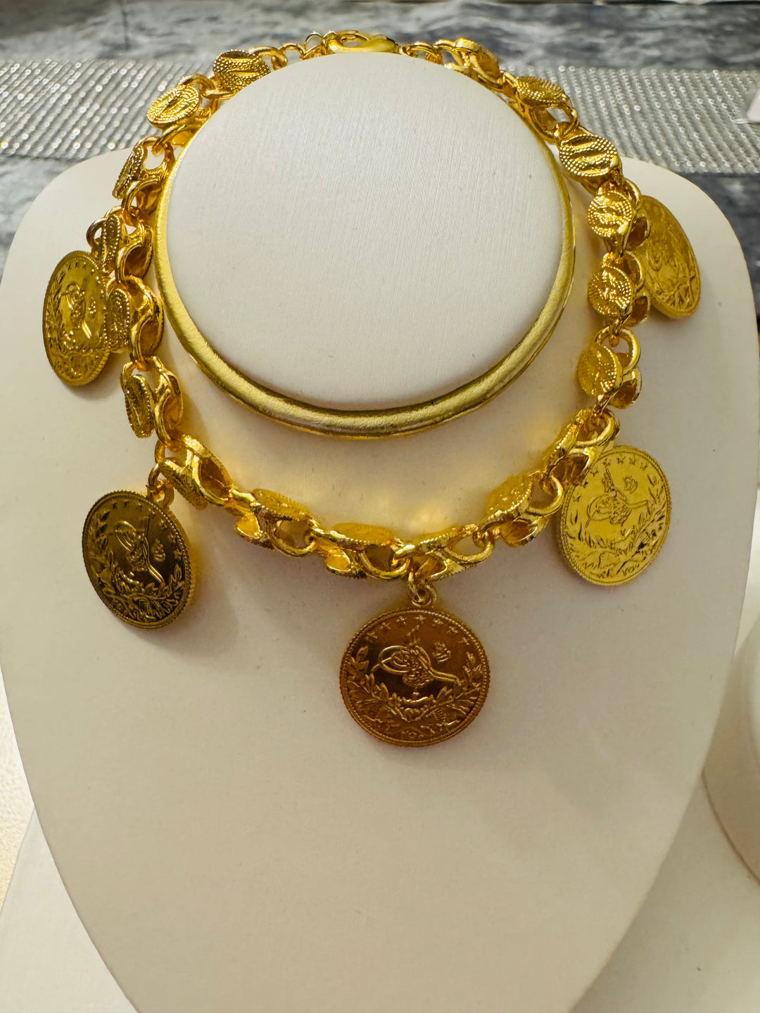 BRACELET