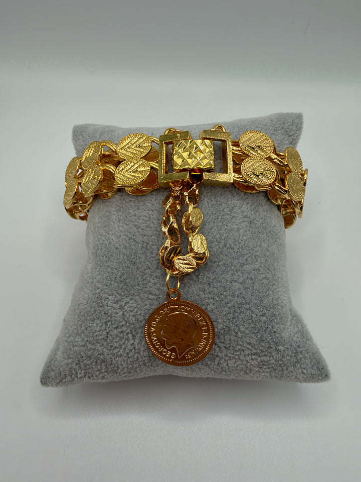BRACELET