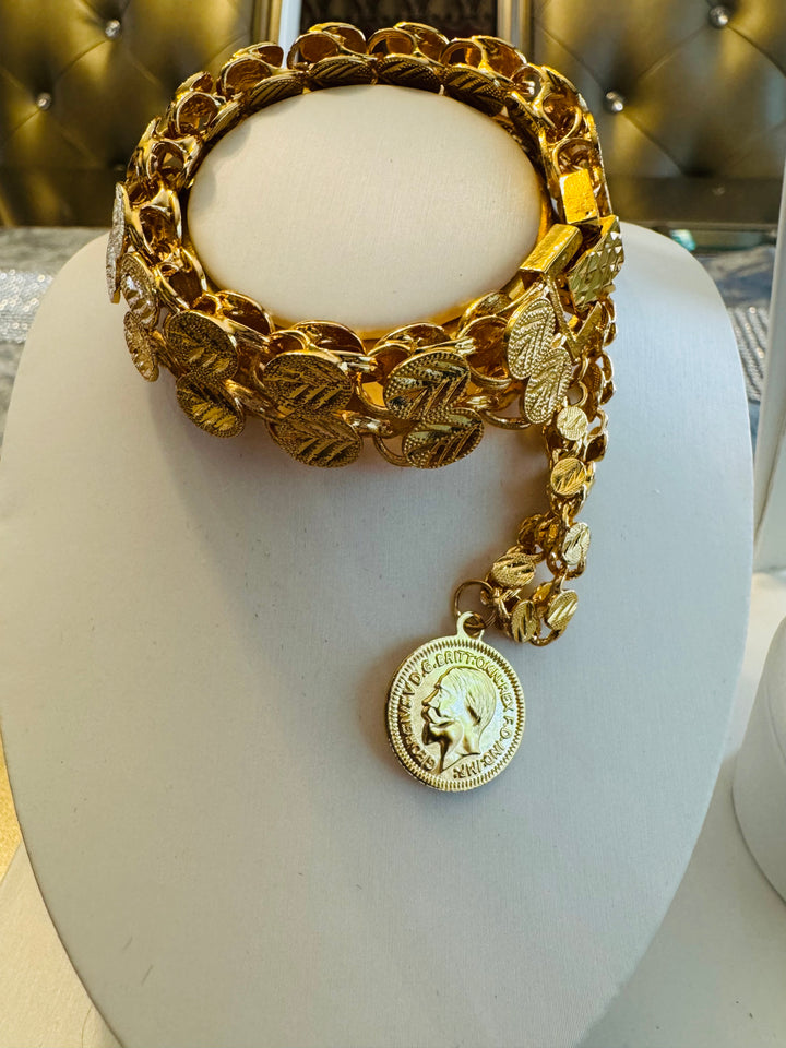 BRACELET