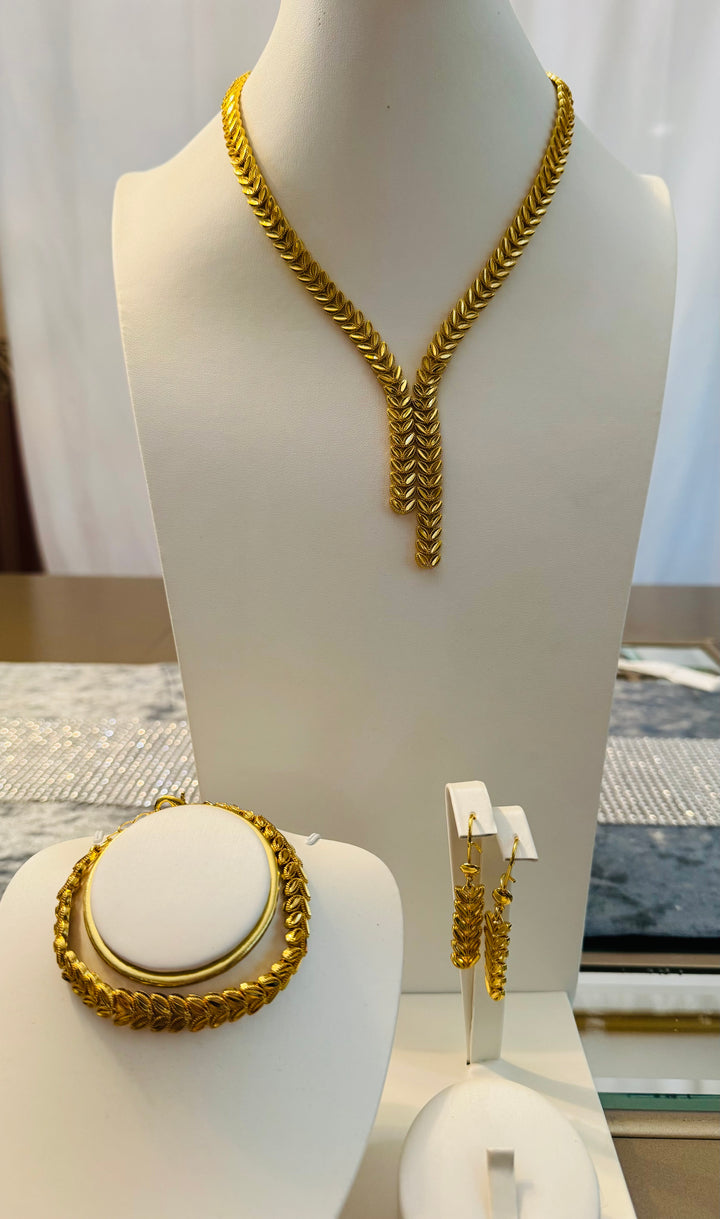 Short Necklace Sets
