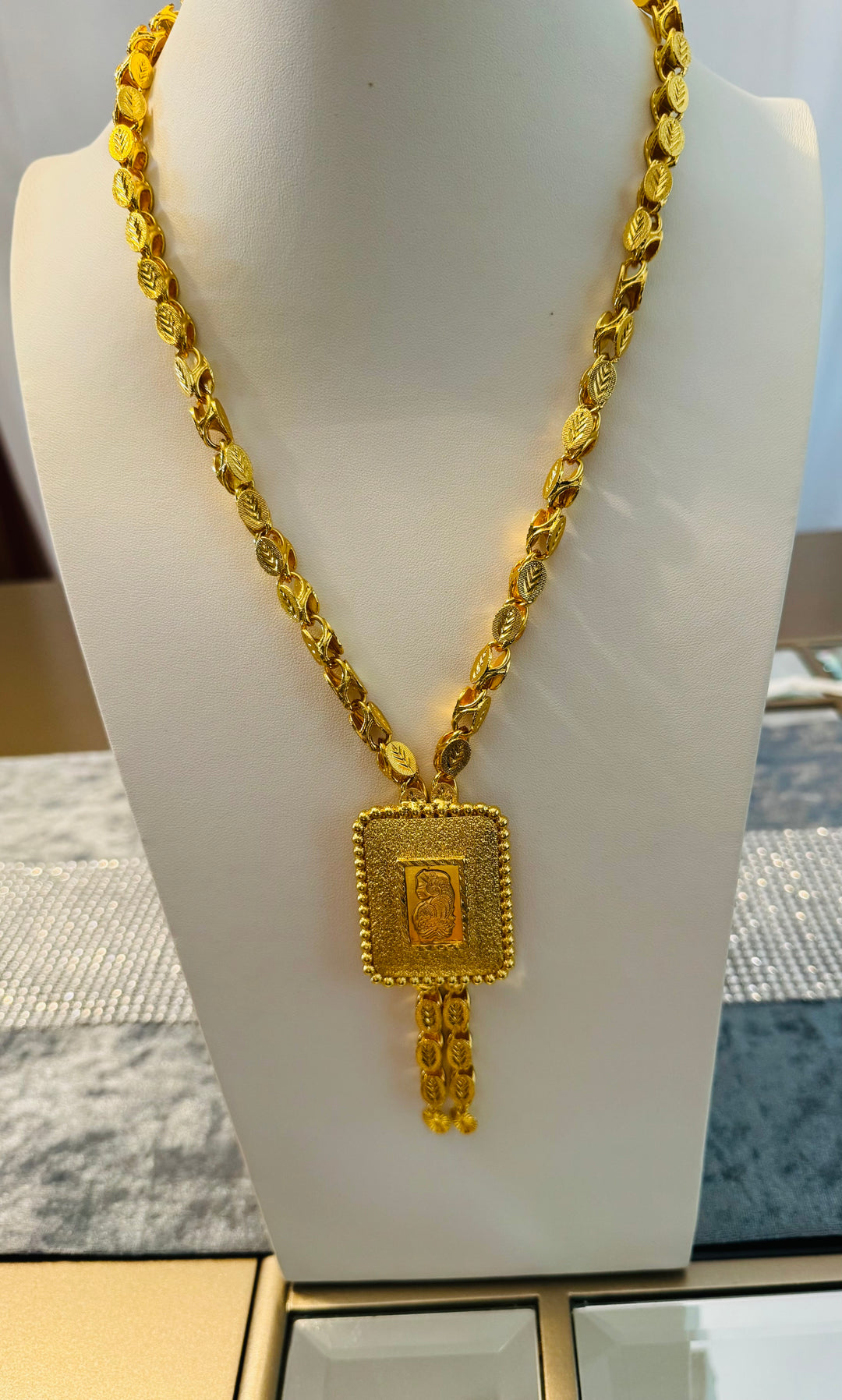 LONG NECKLACE