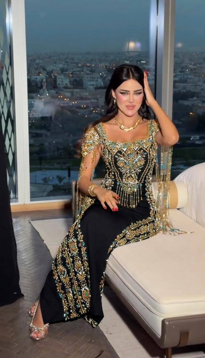 LAYAL black Dress (PRE-ORDER READY TO SHIP OCTOBER 9 )